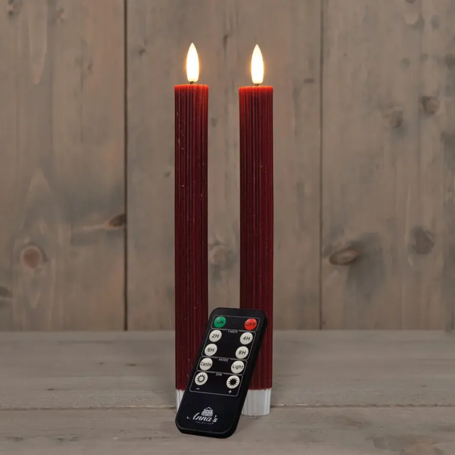 Anna's Collection LED dinerkaarsen - 2x - bordeaux rood - ribbel