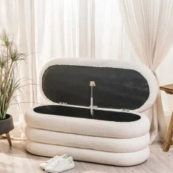 Bank met opbergruimte in witte lussen