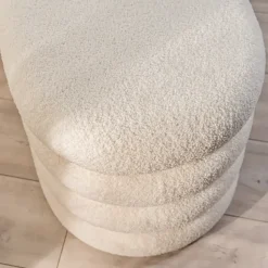 Bank met opbergruimte in witte lussen