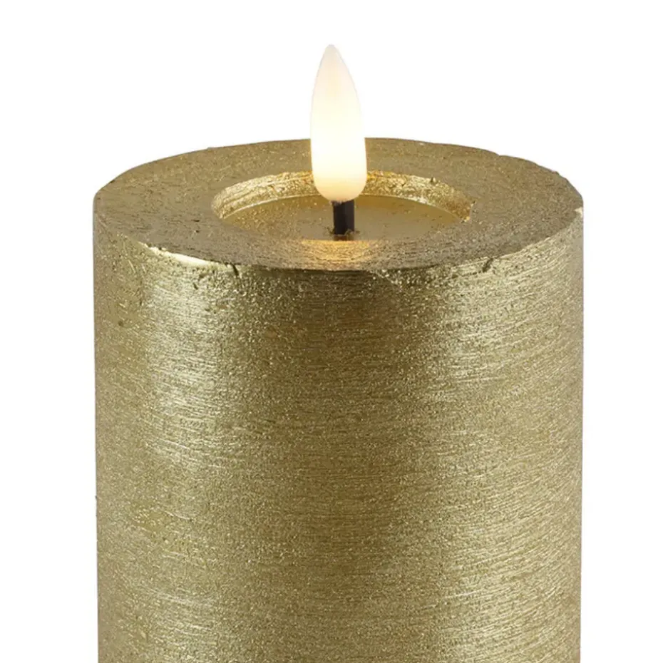 Countryfield LED kaars/stompkaars - goud - D7,5 x H12,5 cm - timer