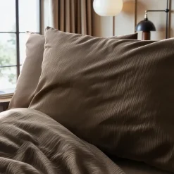 Dekbedovertrek Velvet Cartier 240x220 – Fluweelzacht Uni Design – Taupe