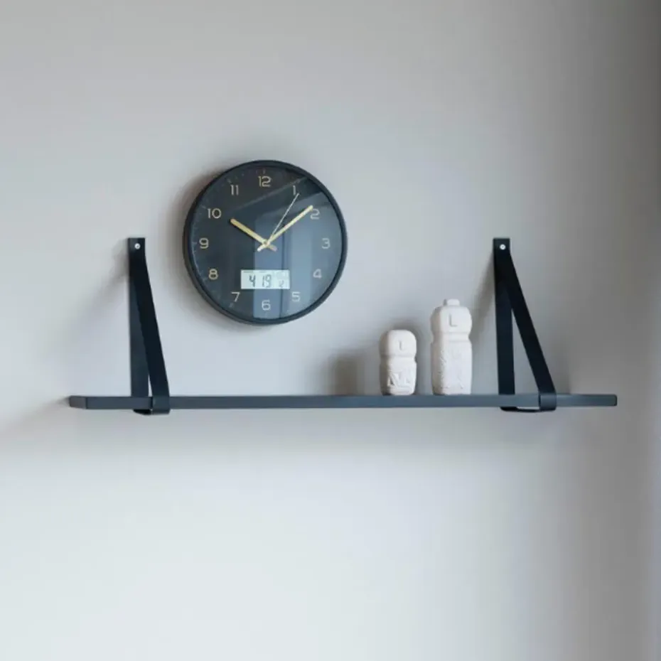 Forno zwarte wandplank met leren riemen.