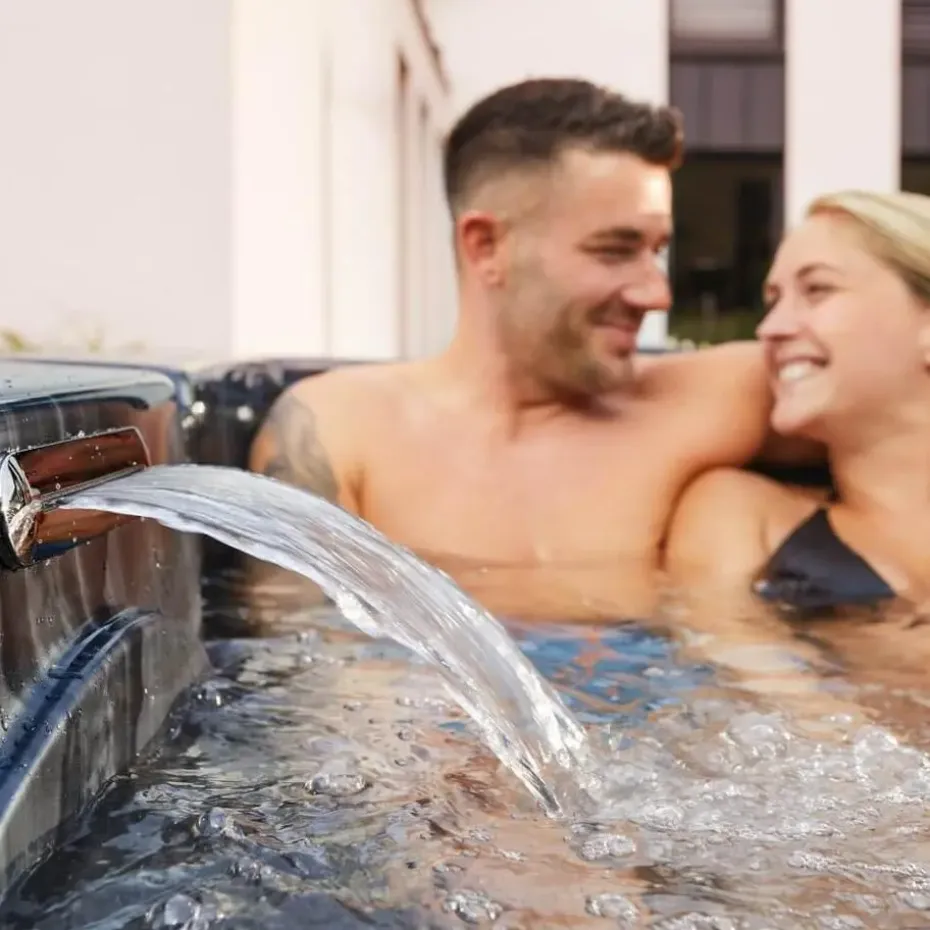 HOME DELUXE Outdoor Whirlpool ZWART MARMER Met trap en thermische afdekking