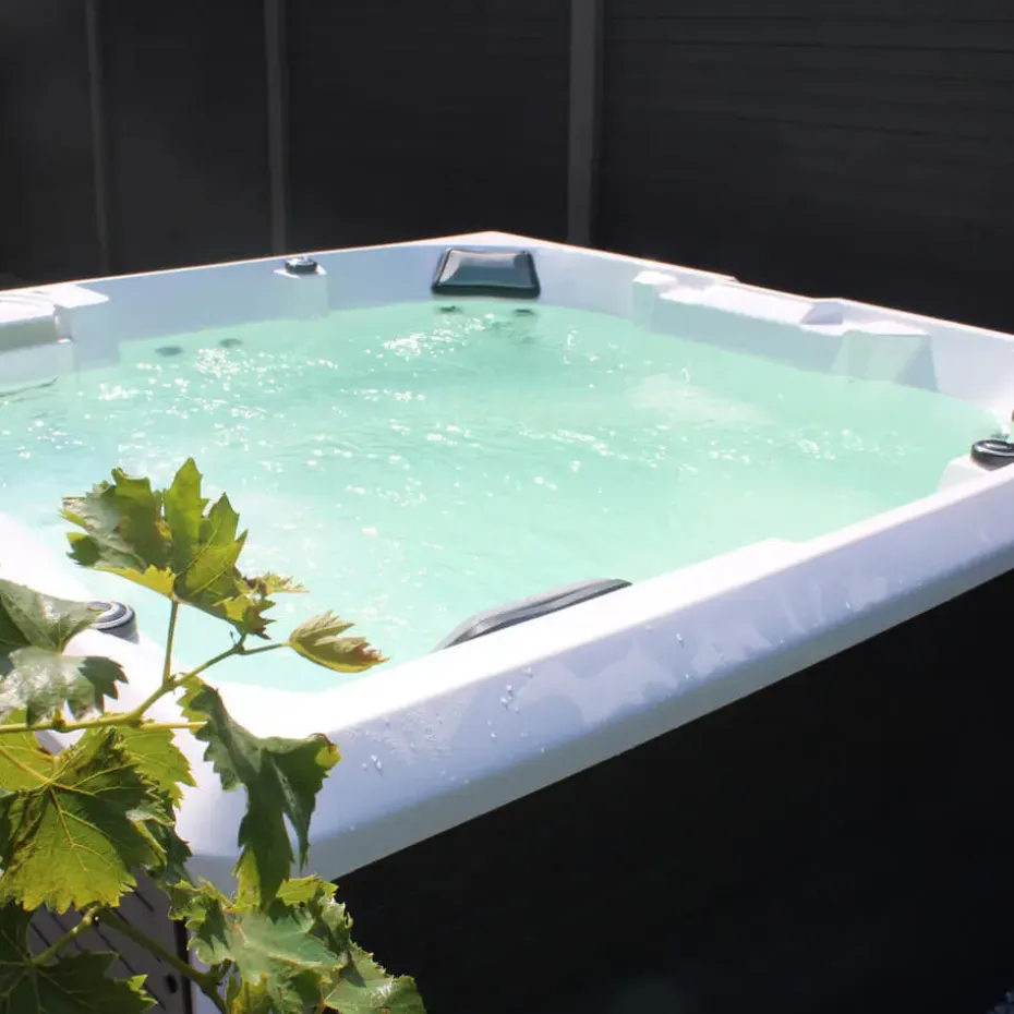 HOME DELUXE Outdoor Whirlpool STREAM BIG Met trap en thermische afdekking