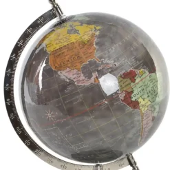 Items Deco Wereldbol/globe op voet - kunststof - grijs - 20 x 28 cm