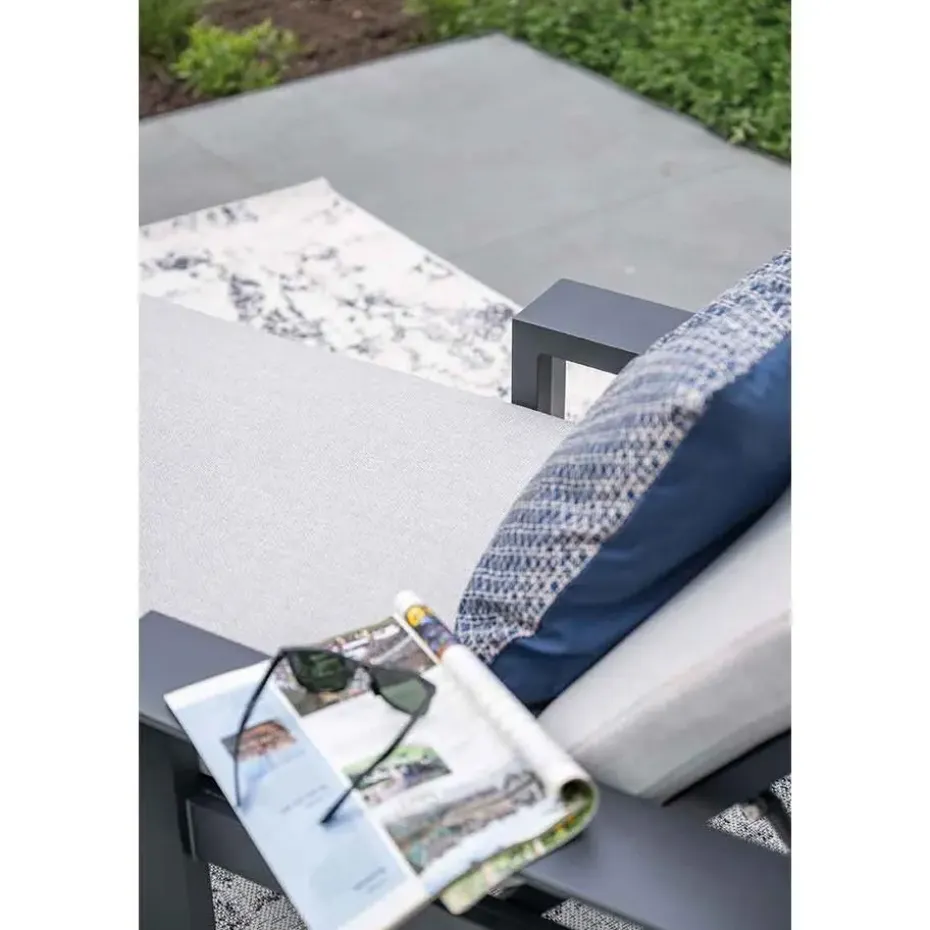 Levanto ligbed - carbon black - valley sand