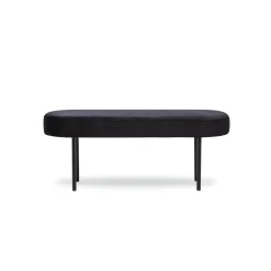 Metalen bank met zwarte fluwelen bekleding