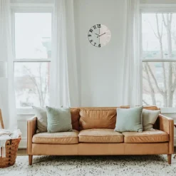 Ostaria Wandklok/muur klok - D50 cm - metaal/hout - naturel/zwart