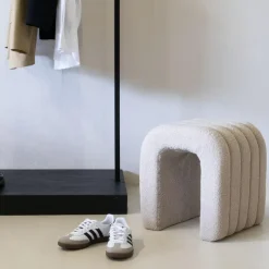 Poef Bouclé Taupe - Zithoogte 45 cm - Japandi Stijl