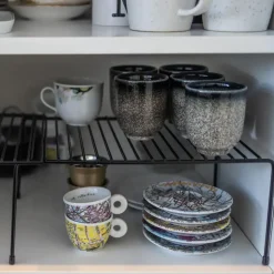 QUVIO Uitschuifbaar keukenkast organizer - Metaal - Zwart