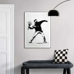 Schilderij Flower Thrower - 70 x 50cm - Zwart-Wit